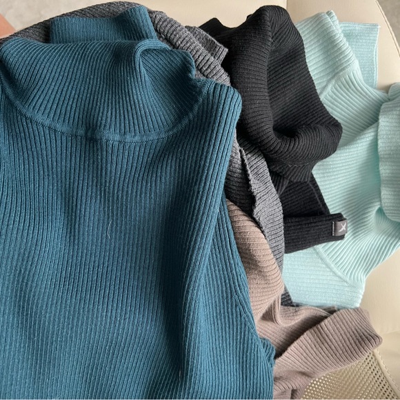Five (5) Eddie Bauer size TM (tall medium) turtlenecks - Picture 1 of 4